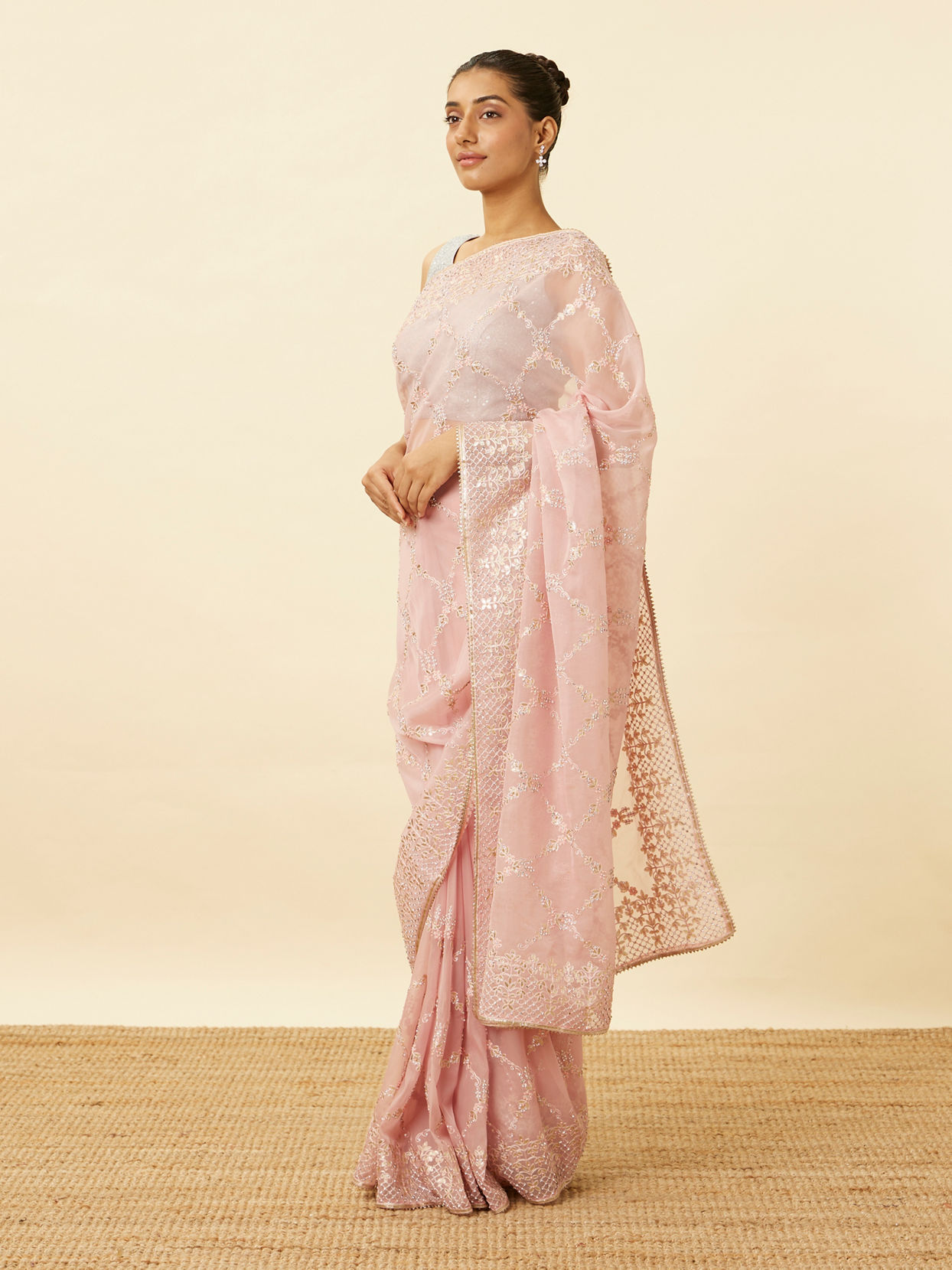 Mohey Women Fairy Tale Pink Saree with Floral Patterns