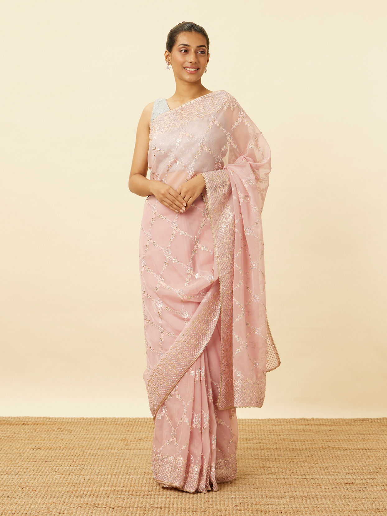 Mohey Women Fairy Tale Pink Saree with Floral Patterns image number 0