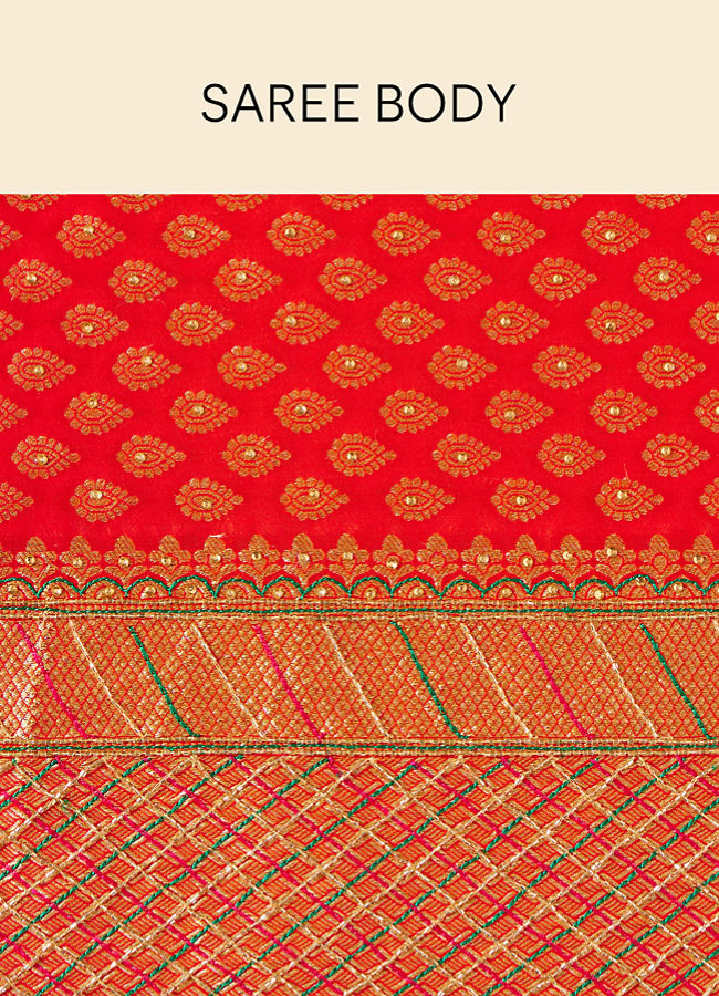 alt message - Mohey Women Blaze Orange Paisley Patterned Saree image number 4