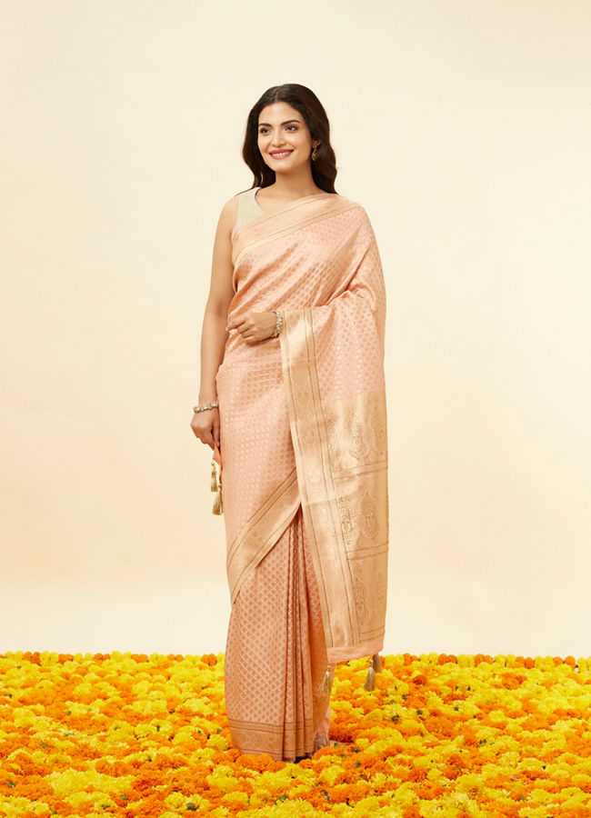 Mohey Women Coral Pink Buta Motif Saree