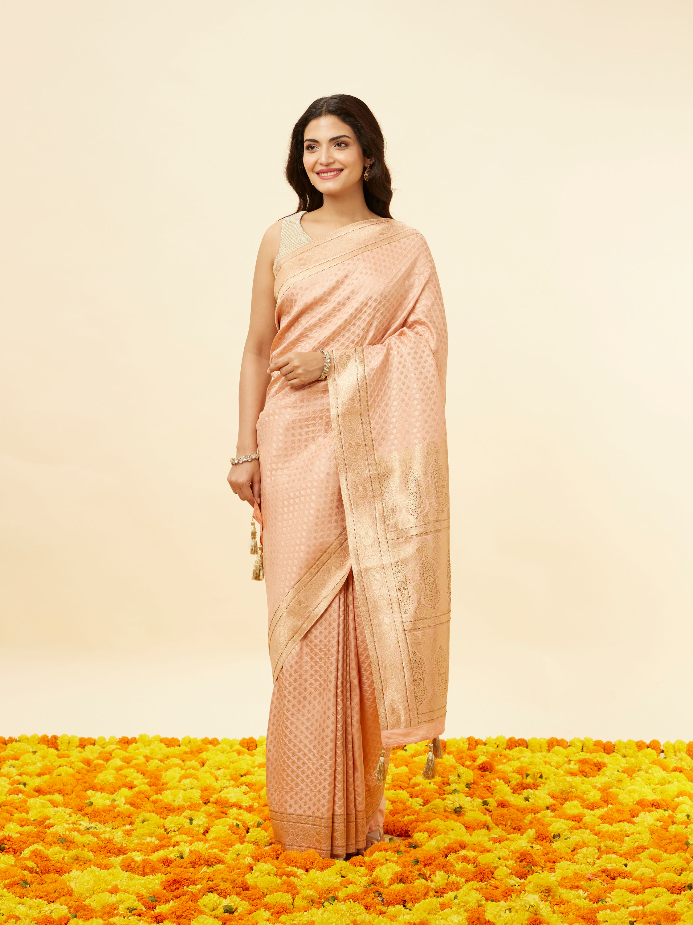 Mohey Women Coral Pink Buta Motif Saree