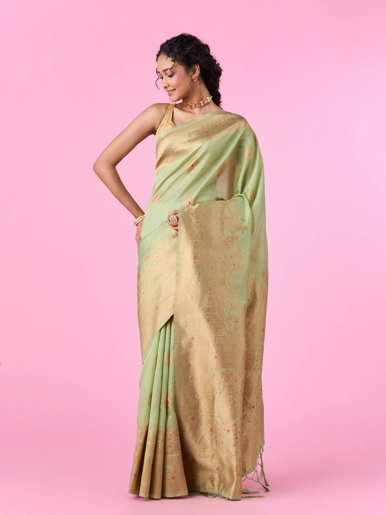 Mohey Women Pista Green Sparkle Saree