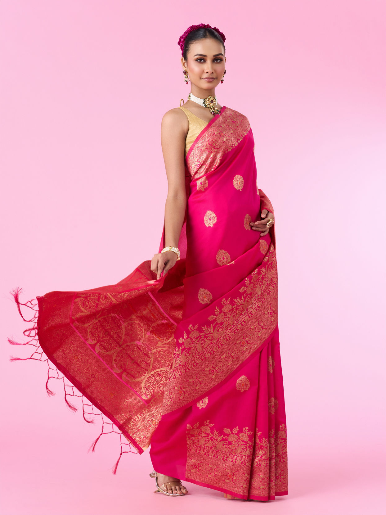 Mohey Women Pink Elegance Traditional Saree