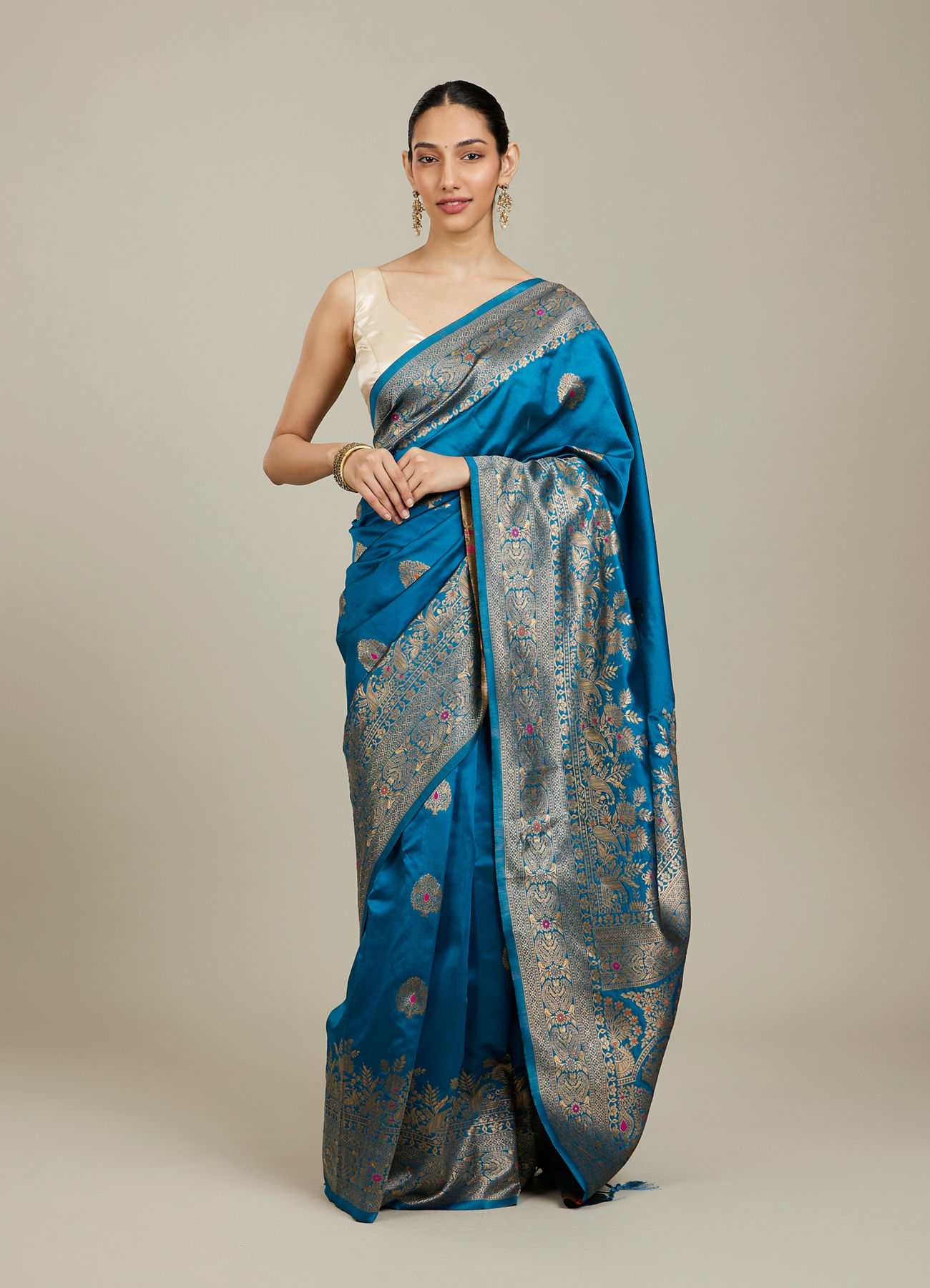 Mohey Women Teal Blue Patterned Saree