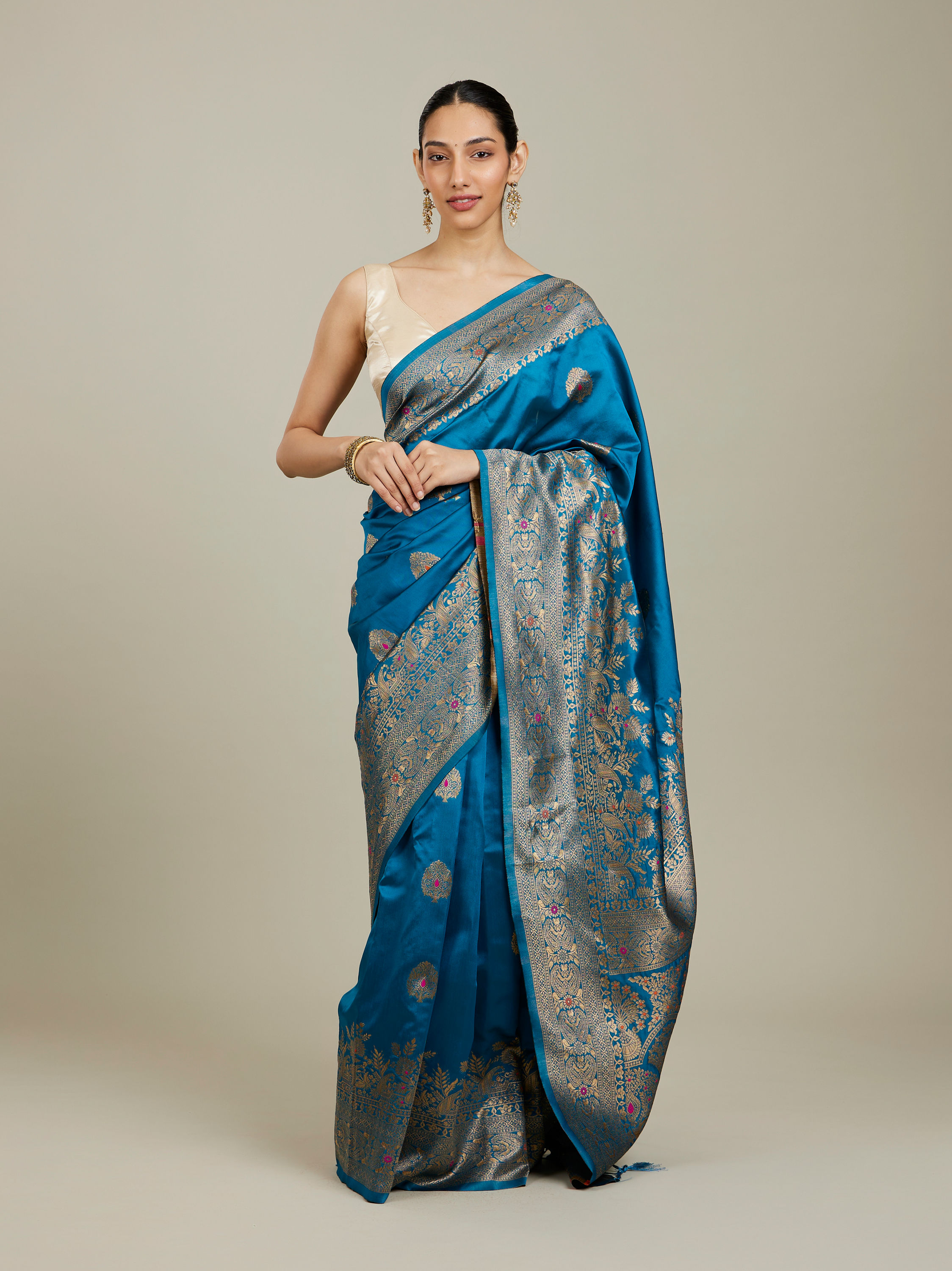 Mohey Women Teal Blue Patterned Saree