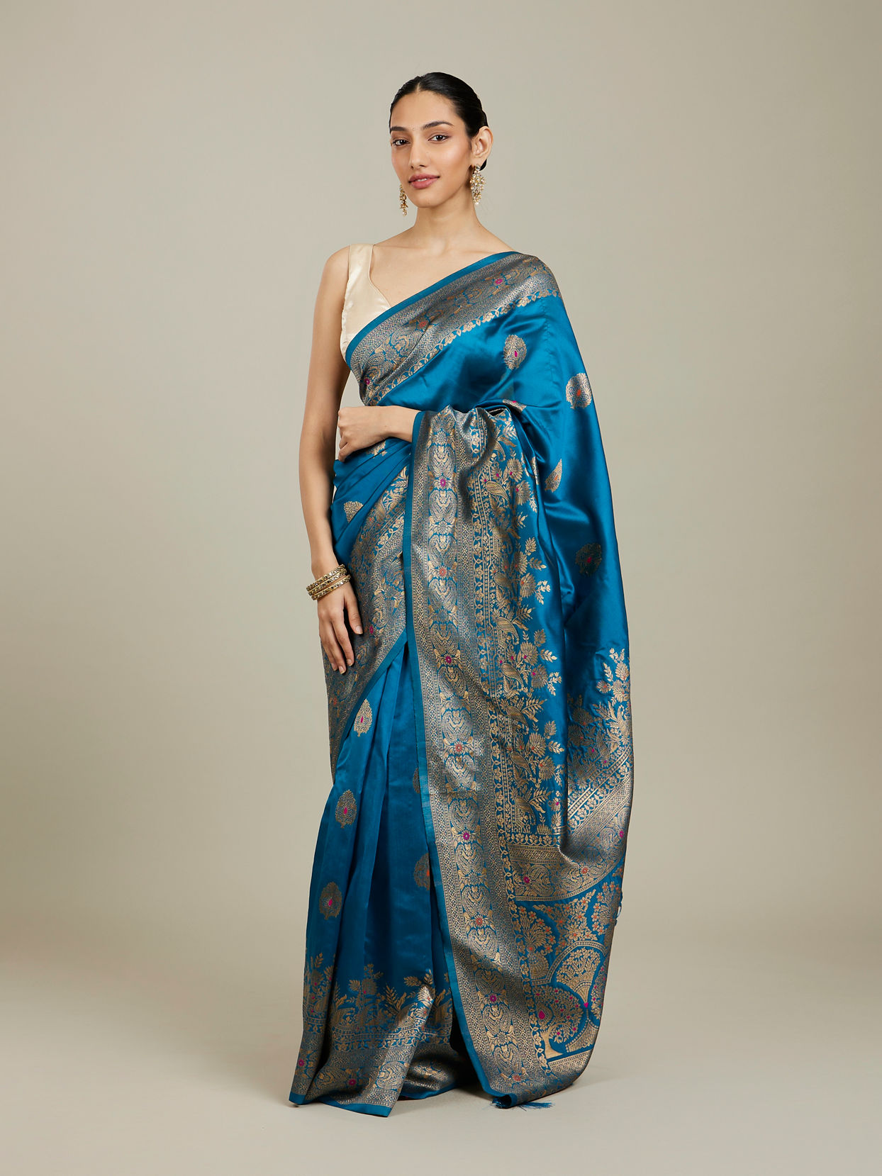 Mohey Women Teal Blue Patterned Saree