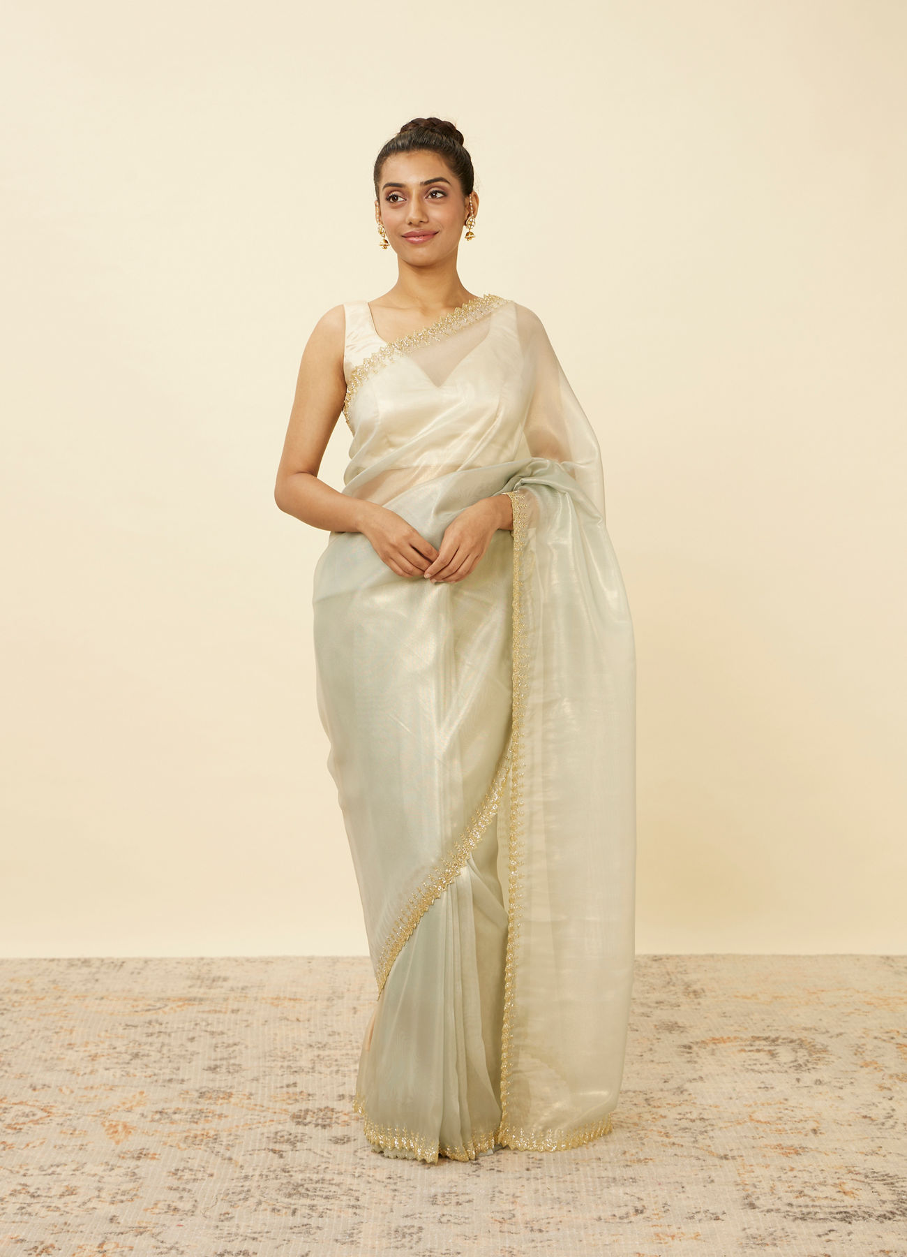 Mohey Women Green Lily Saree with Chevron Patterned Borders