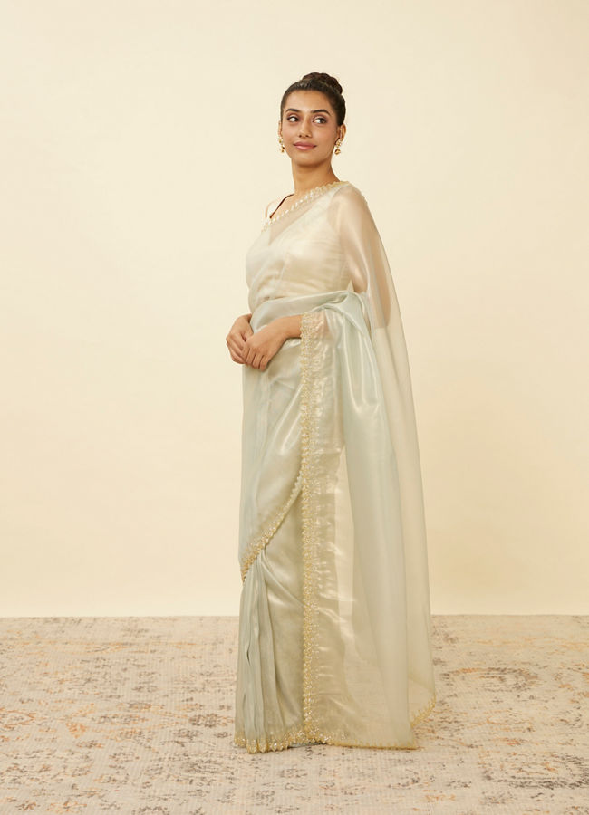 Mohey Women Green Lily Saree with Chevron Patterned Borders