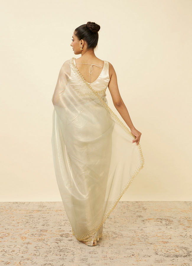 Mohey Women Green Lily Saree with Chevron Patterned Borders