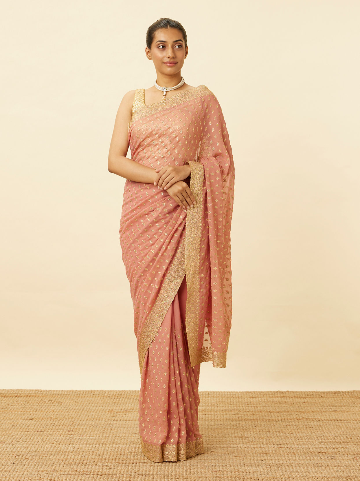 alt message - Mohey Women Flamingo Pink Diamond Patterned Saree image number 0