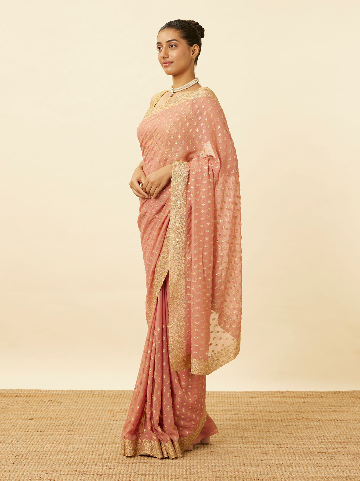 Mohey Women Flamingo Pink Diamond Patterned Saree