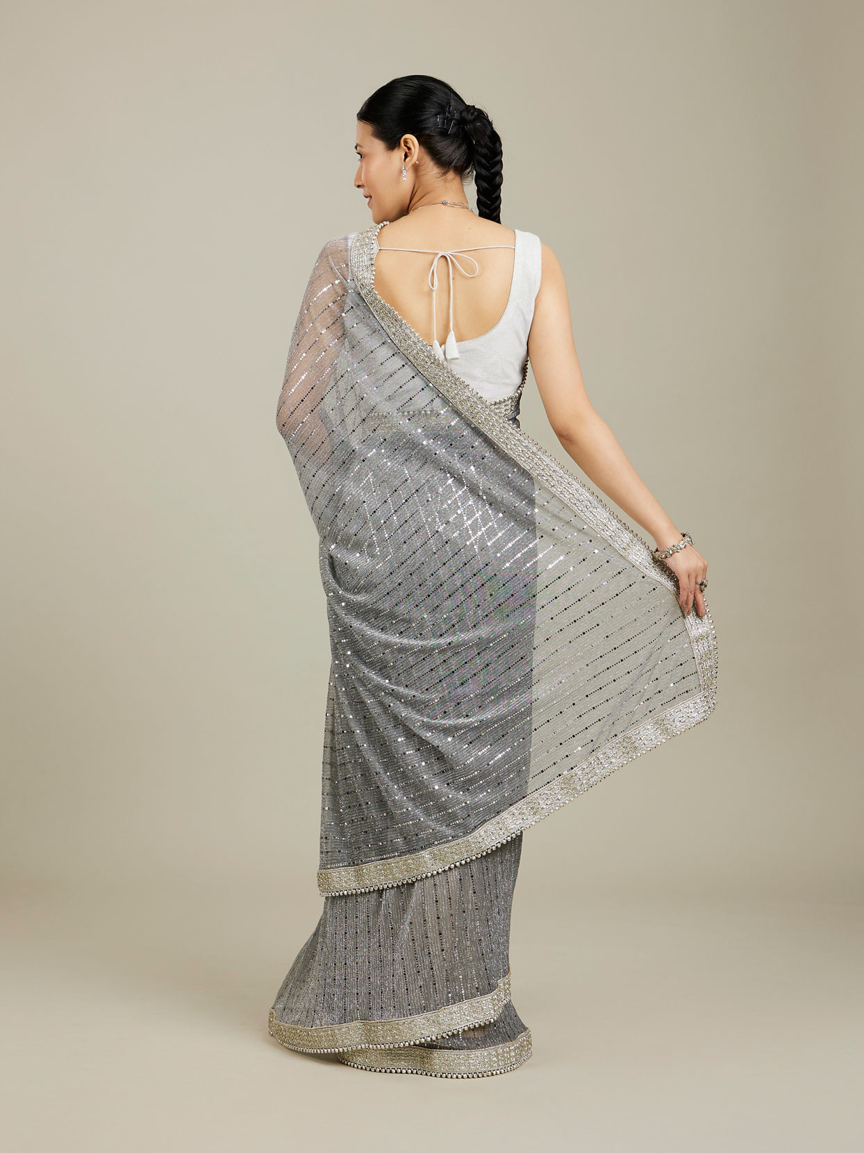 Mohey Women Light Grey Mirror Work Saree image number 4