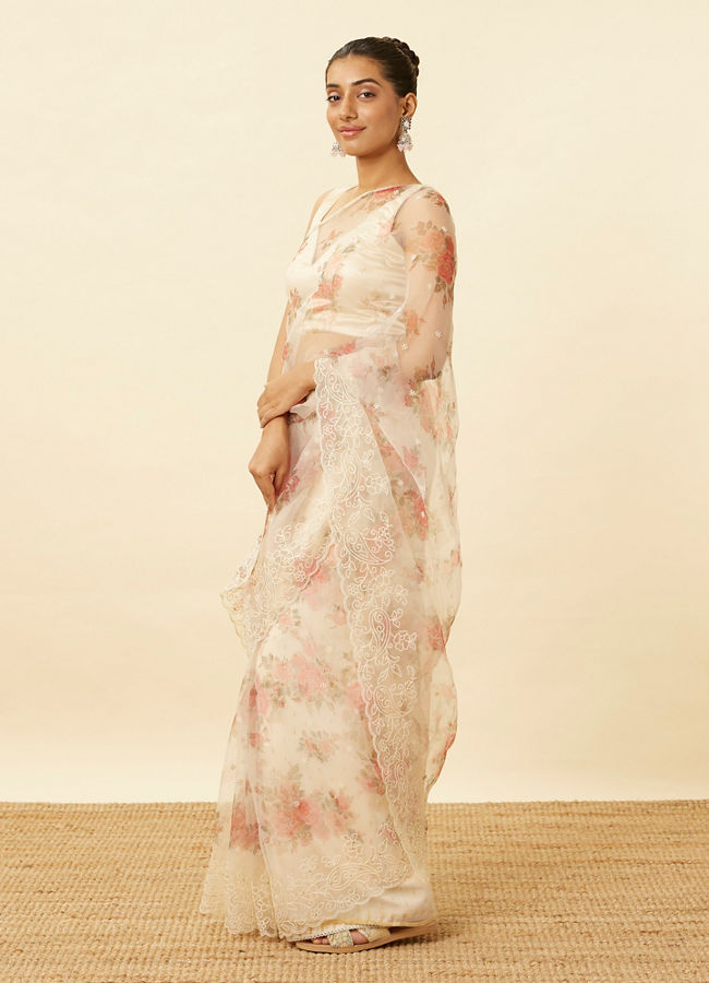 alt message - Mohey Women Cream Floral Printed Saree with Paisley Patterned Borders image number 3