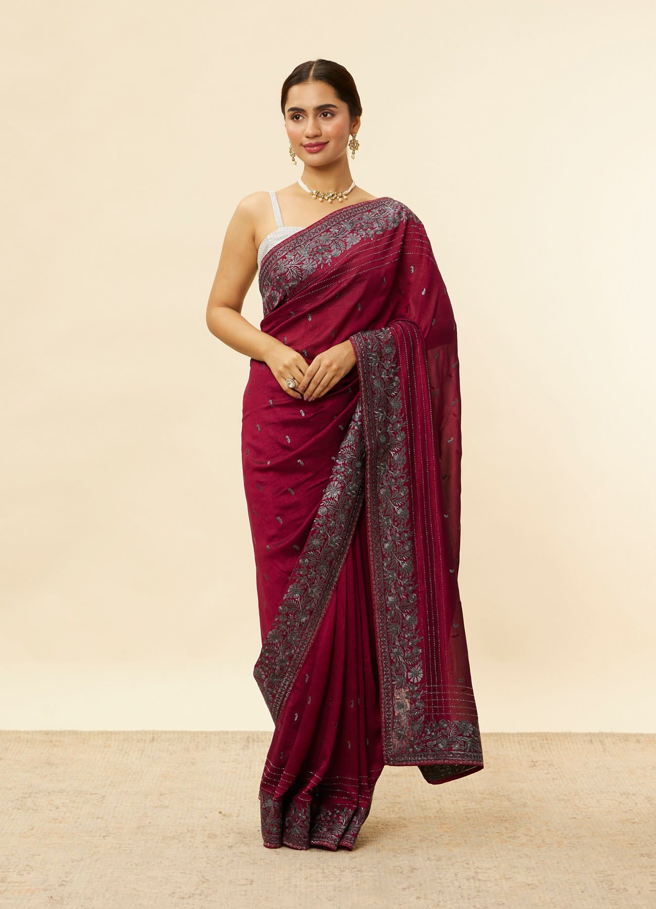 Mohey Women Wine Red Paisley and Floral Patterned Saree