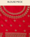 alt message - Mohey Women Fiesta Red Saree with Geometrical Patterned Borders image number 5