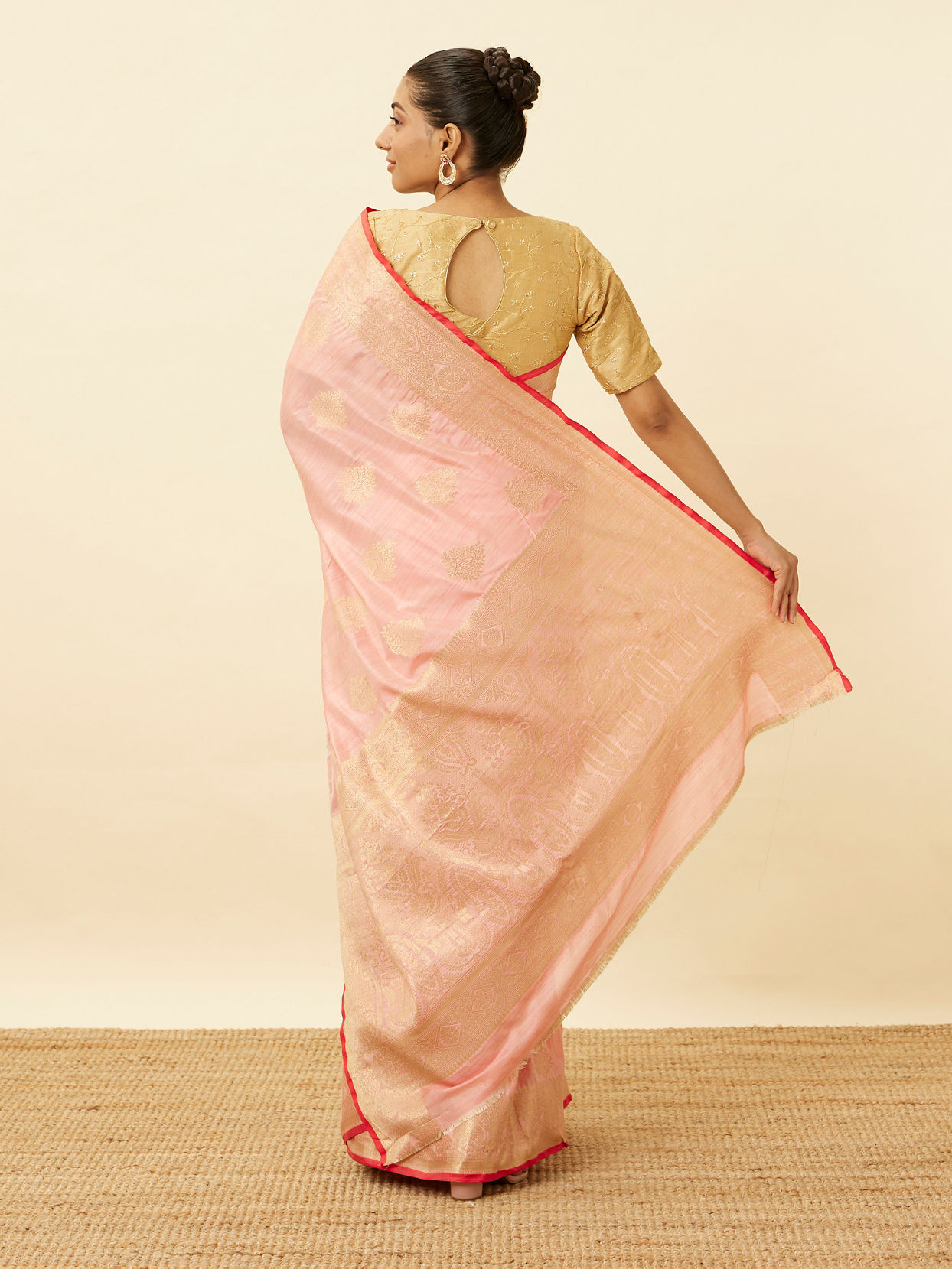 Mohey Women Rose Shadow Pink Saree with Fern Patterns