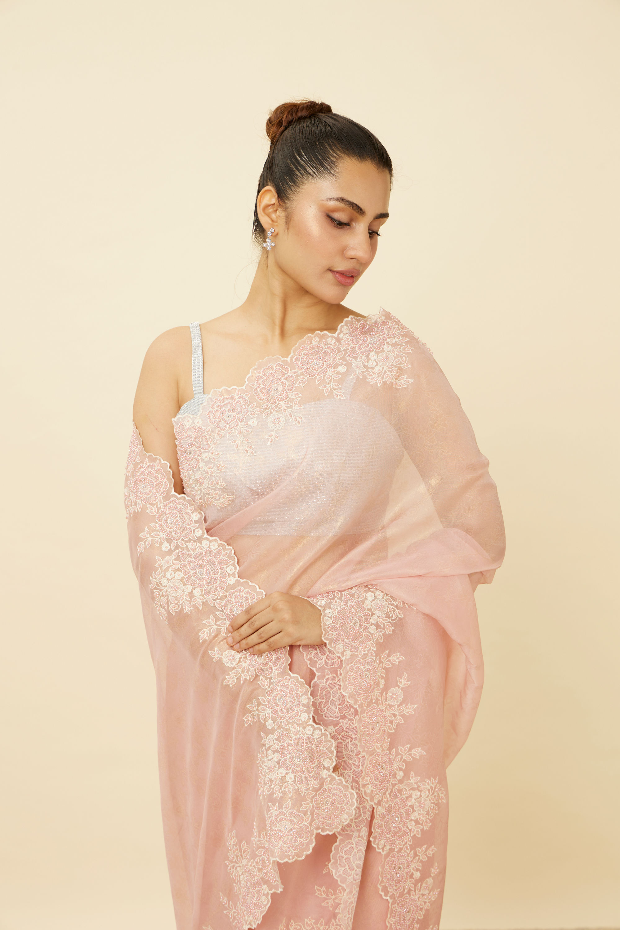 Mohey Women Veiled Rose Pink Saree with Floral Patterns