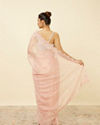 alt message - Mohey Women Veiled Rose Pink Saree with Floral Patterns image number 2
