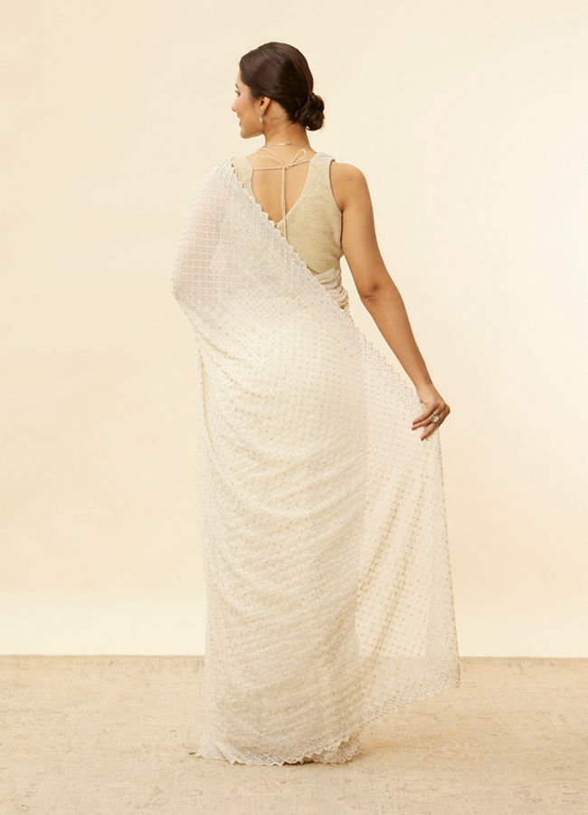 Mohey Women Ivory White Lattice Patterned Stone Work Saree