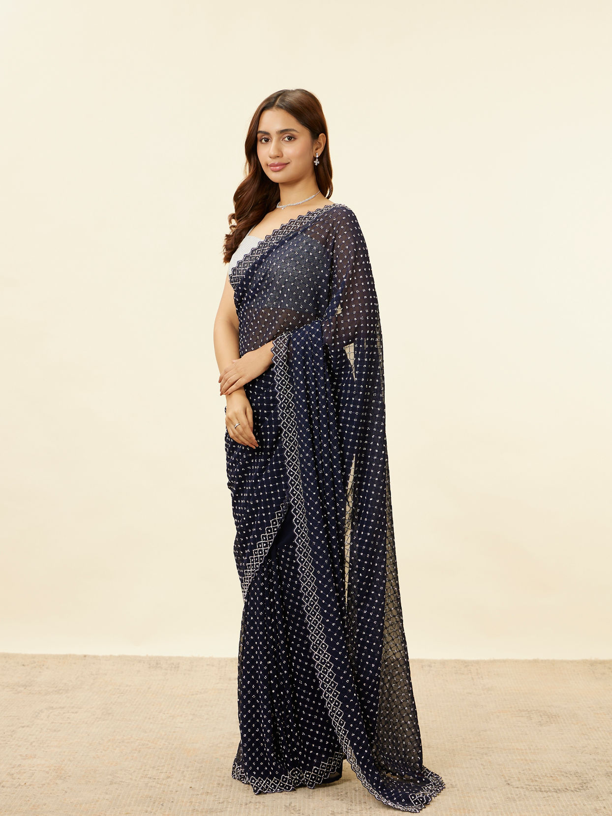 alt message - Mohey Women Midnight Blue Stone Work Saree image number 3