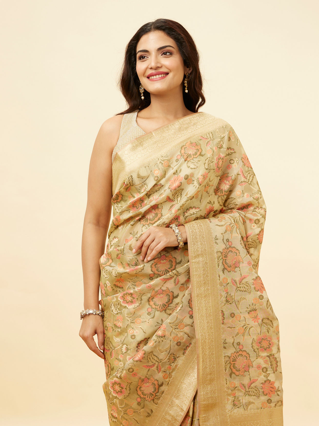 alt message - Mohey Women Dark Cream Botanical Print Zari Bordered Saree image number 1