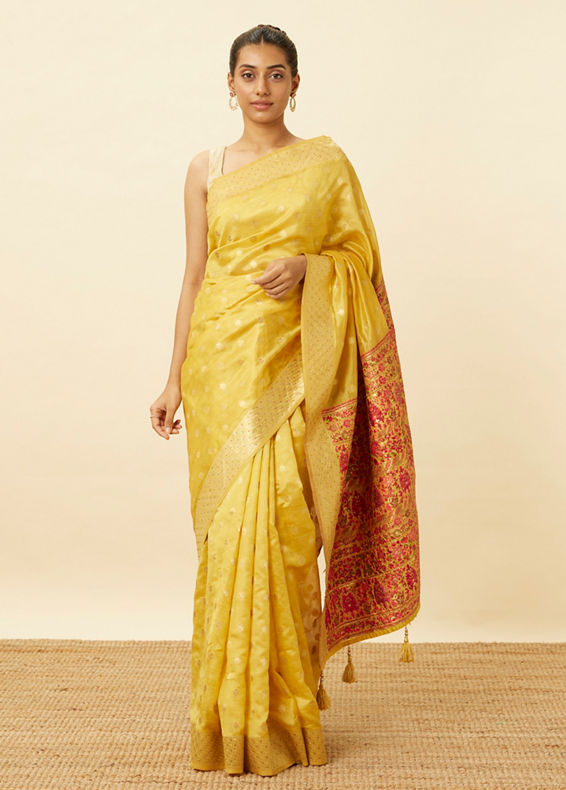 Mohey Women Mustard Yellow Saree with Floral Patterns