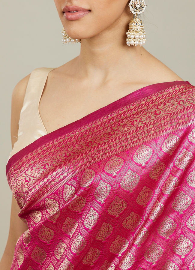 Mohey Women Dark Pink Zari Weaved Saree image number 3