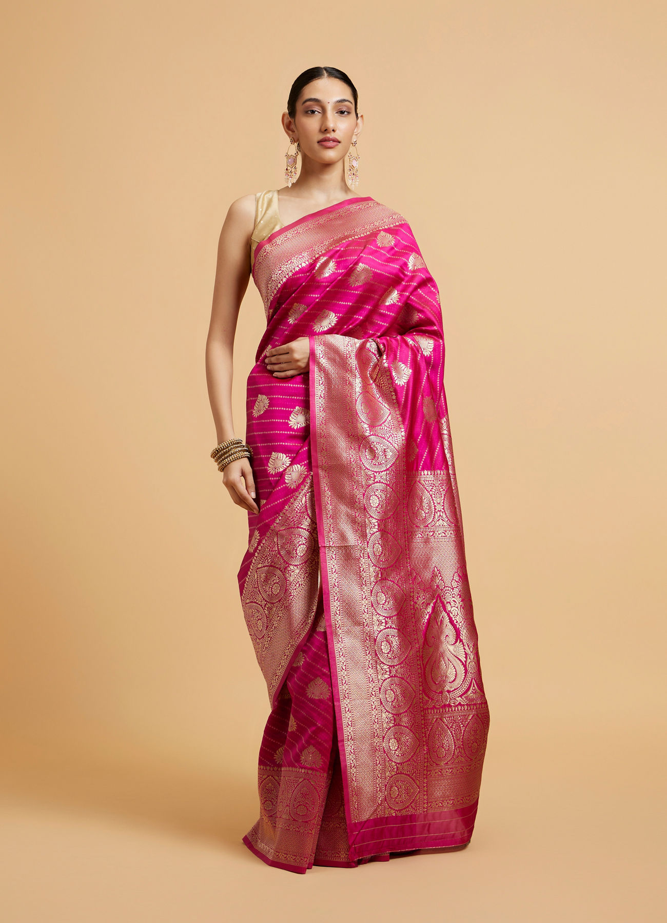 Mohey Women Rani Pink Buta Patterned Saree