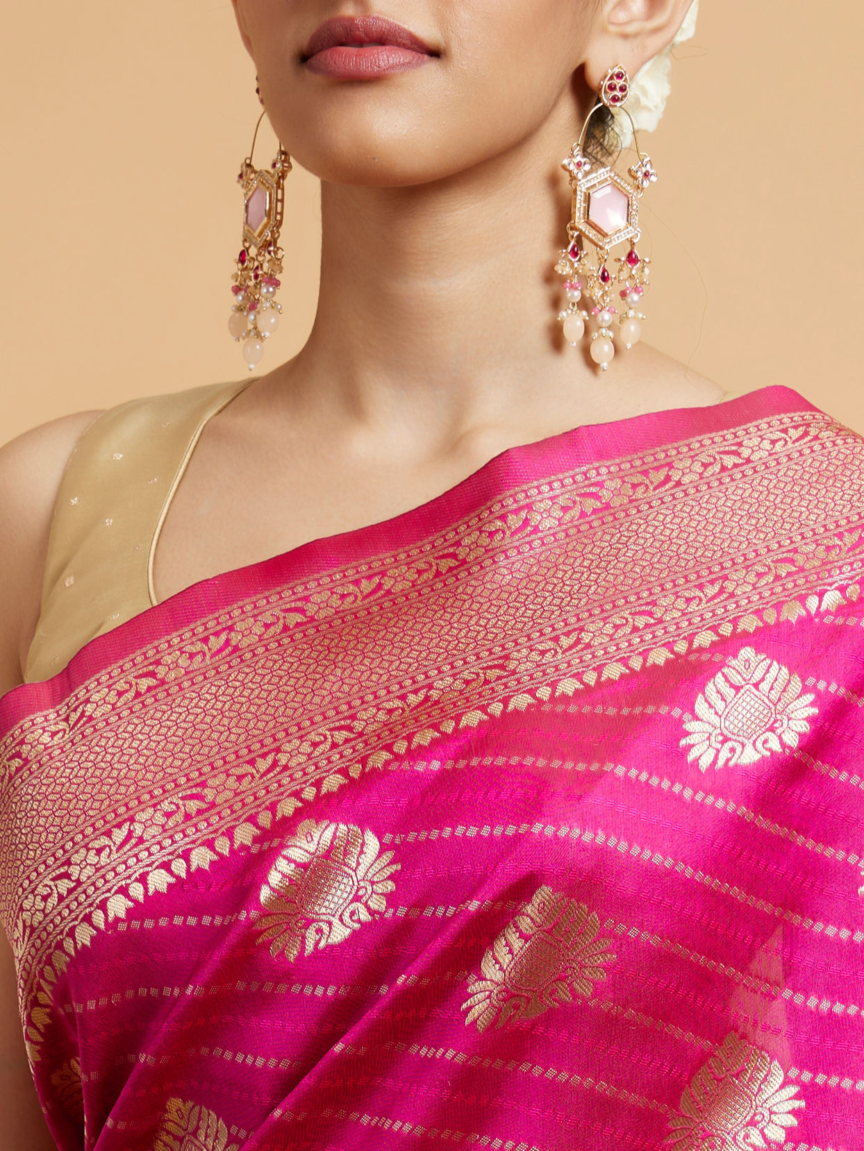 Mohey Women Rani Pink Buta Patterned Saree