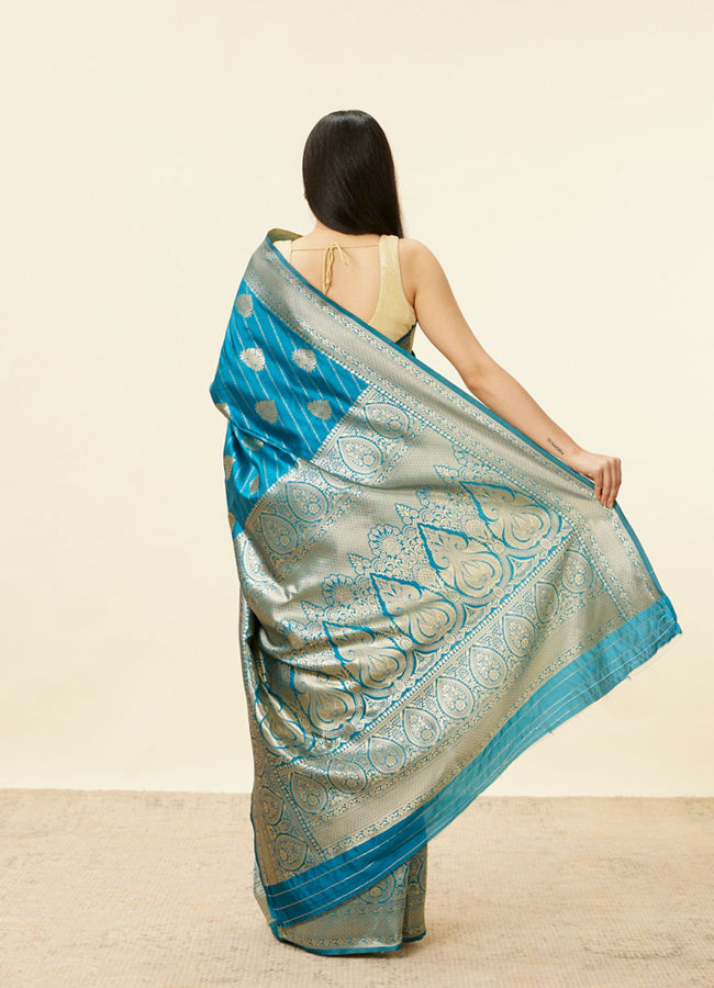 alt message - Mohey Women True Blue Paisley Bordered Saree image number 2