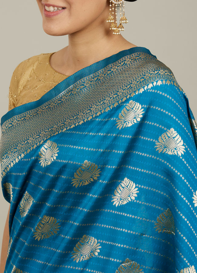 Mohey Women True Blue Paisley Bordered Saree image number 3