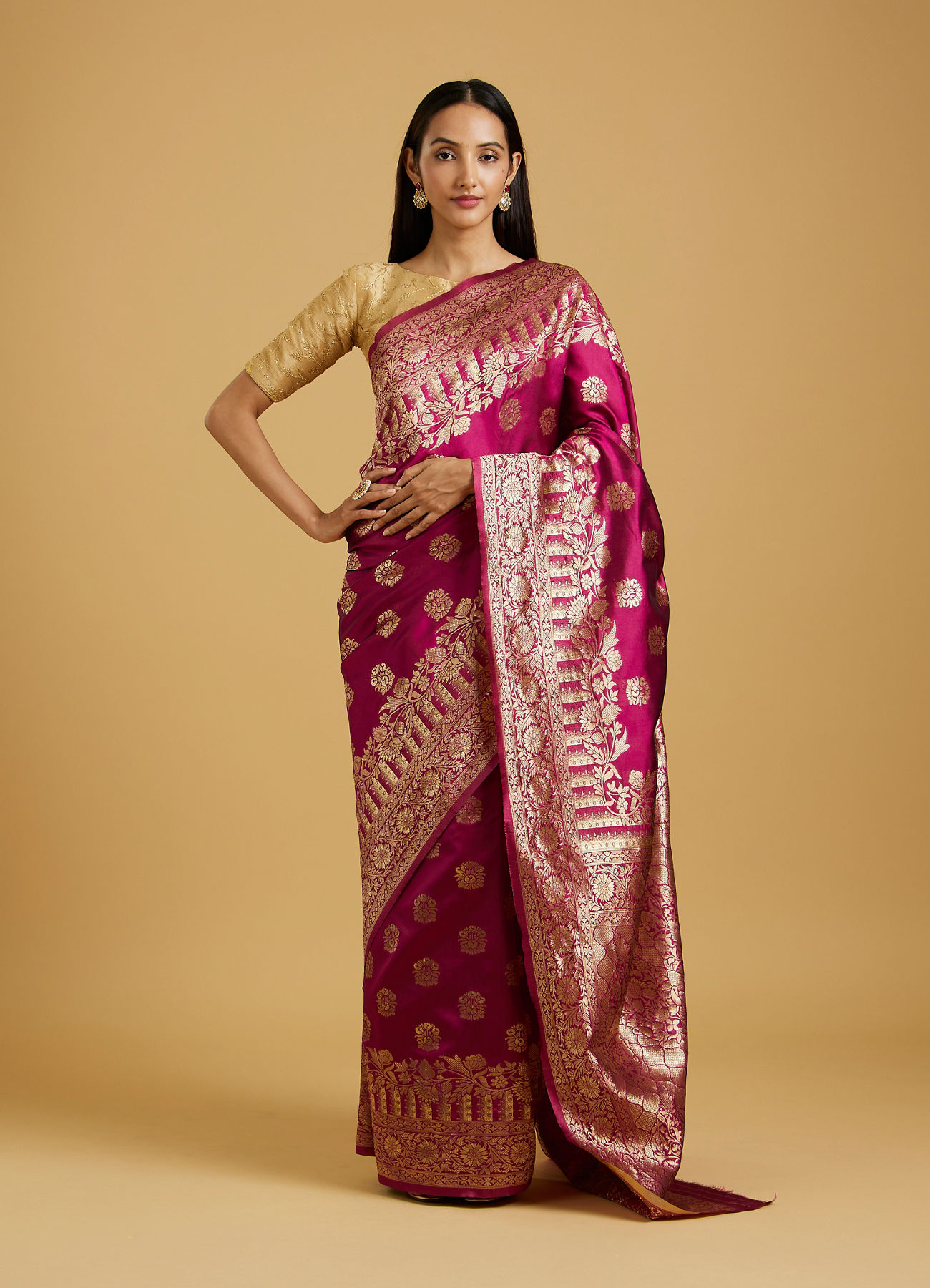 Mohey Women Elegant Wine Saree