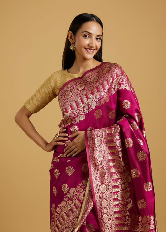 Mohey Women Elegant Wine Saree