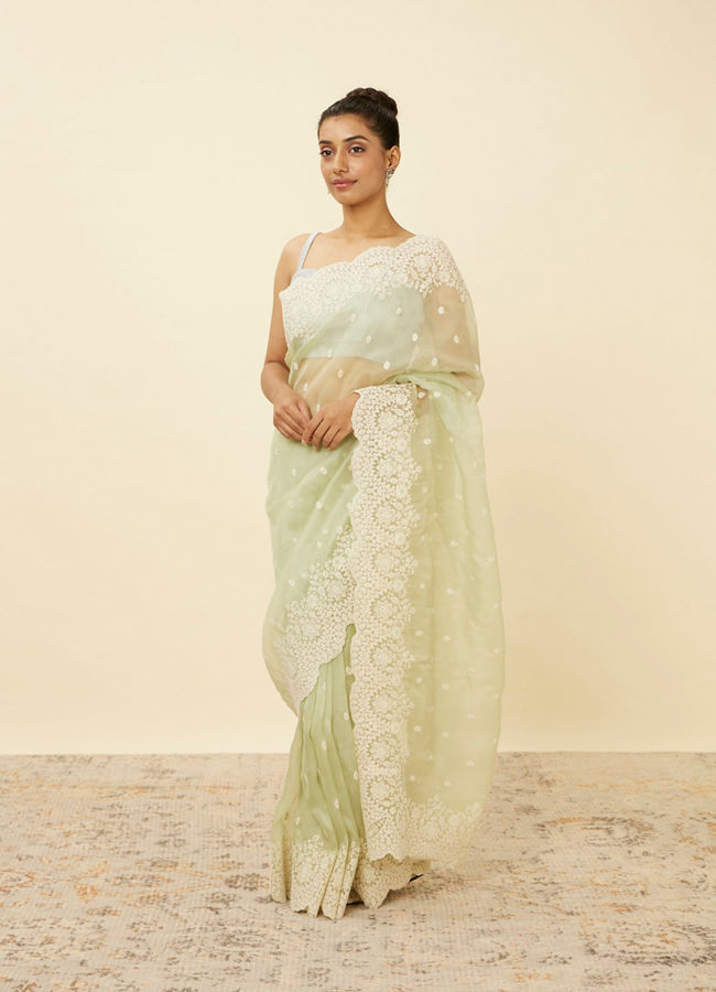 alt message - Mohey Women Pistachio Green Saree with Floral Vine Patterned Borders image number 3