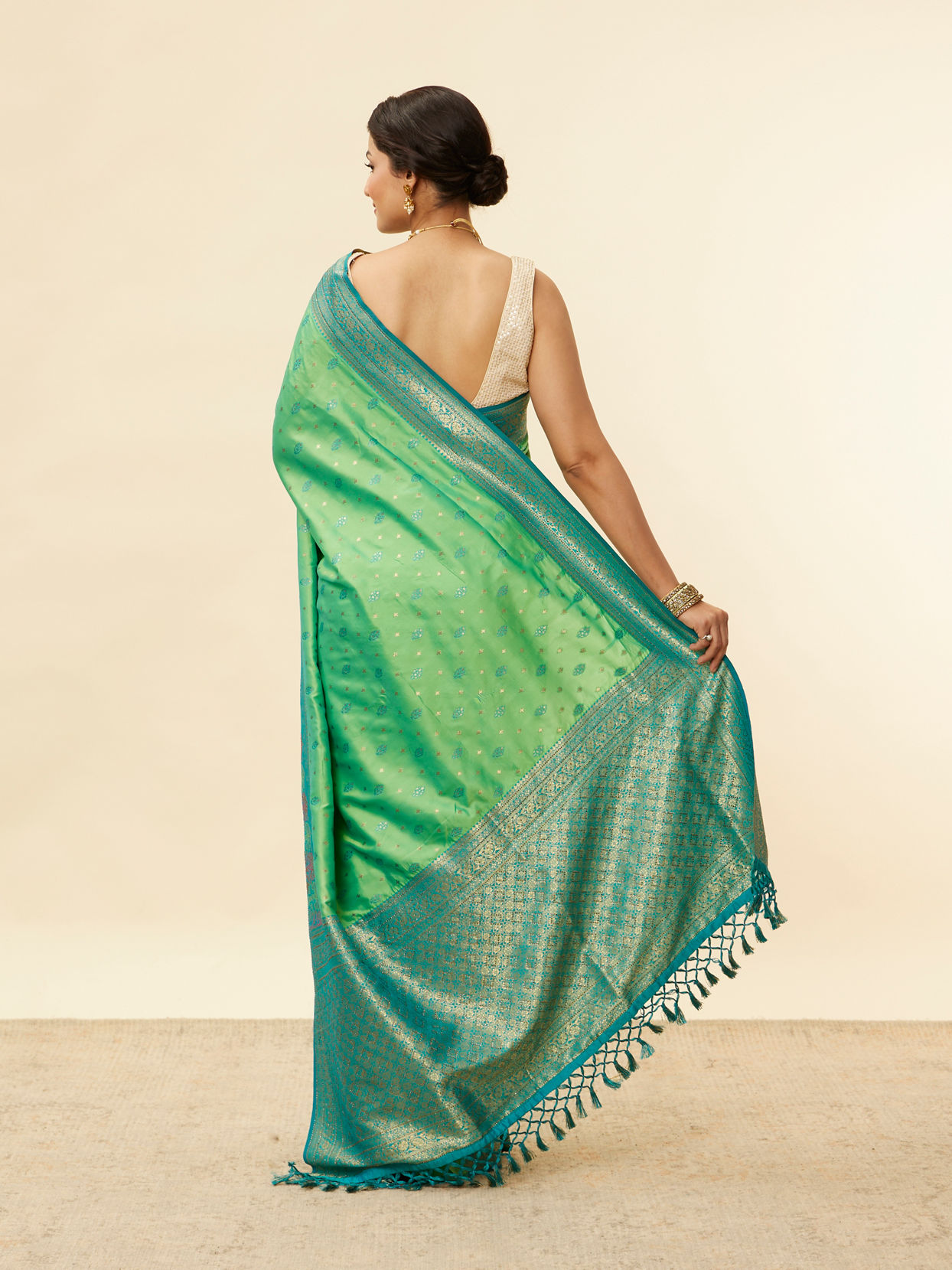 Mohey Women Emerald Green Zari and Stone Work Saree