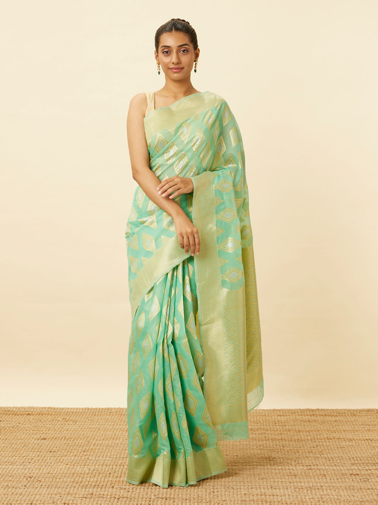 Mint Green Saree with Diamond Patterns image number 0