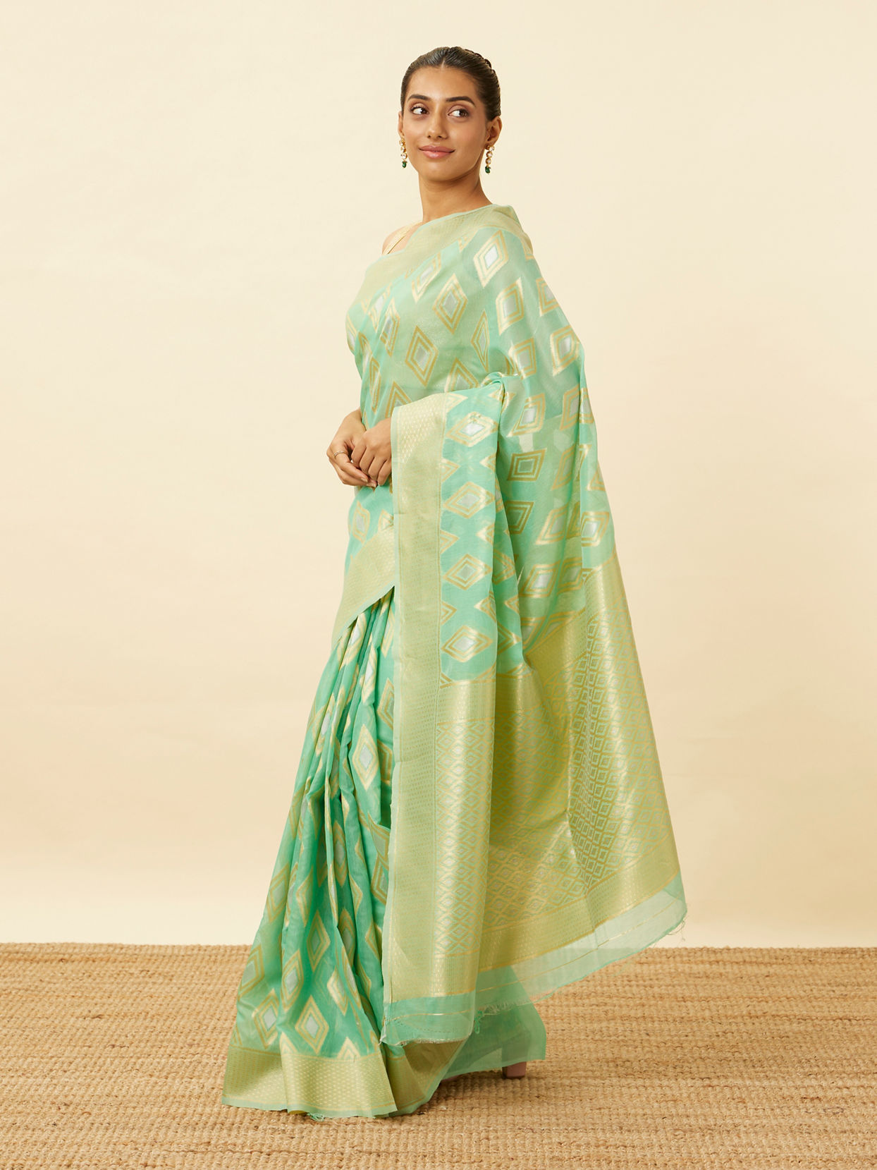 Mint Green Saree with Diamond Patterns image number 3