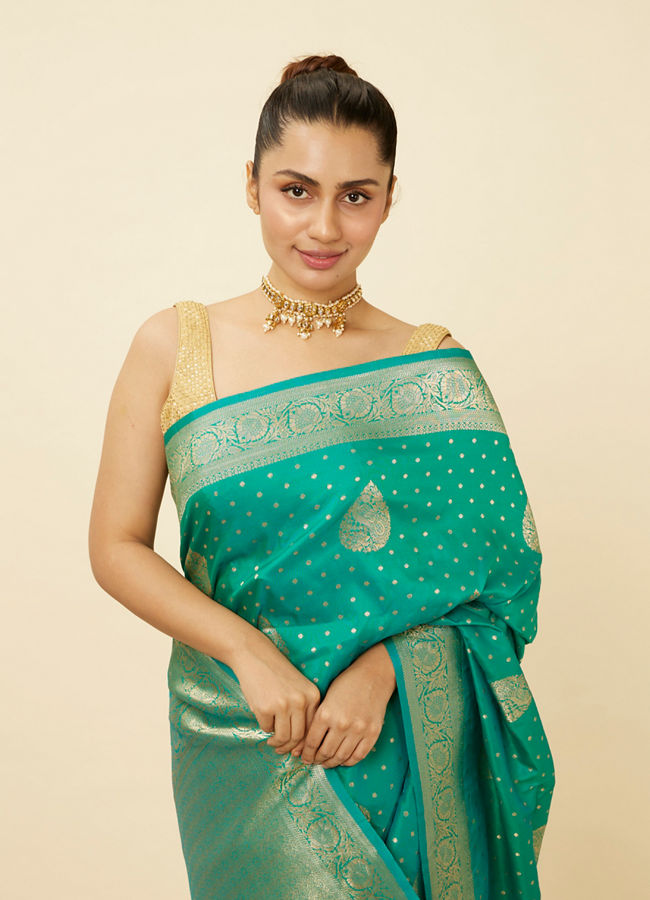 alt message - Mohey Women Turquoise Green Saree with Peacock Patterns image number 1