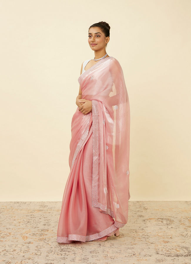 alt message - Mohey Women Quartz Pink Chiffon Saree with Chevron Patterned Borders image number 3