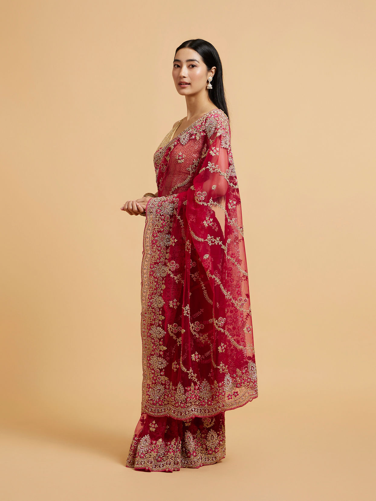 alt message - Mohey Women Rani Red Floral Bel Embroidered Saree with Scallop Borders & Stone Studded Buta Embroidery image number 2