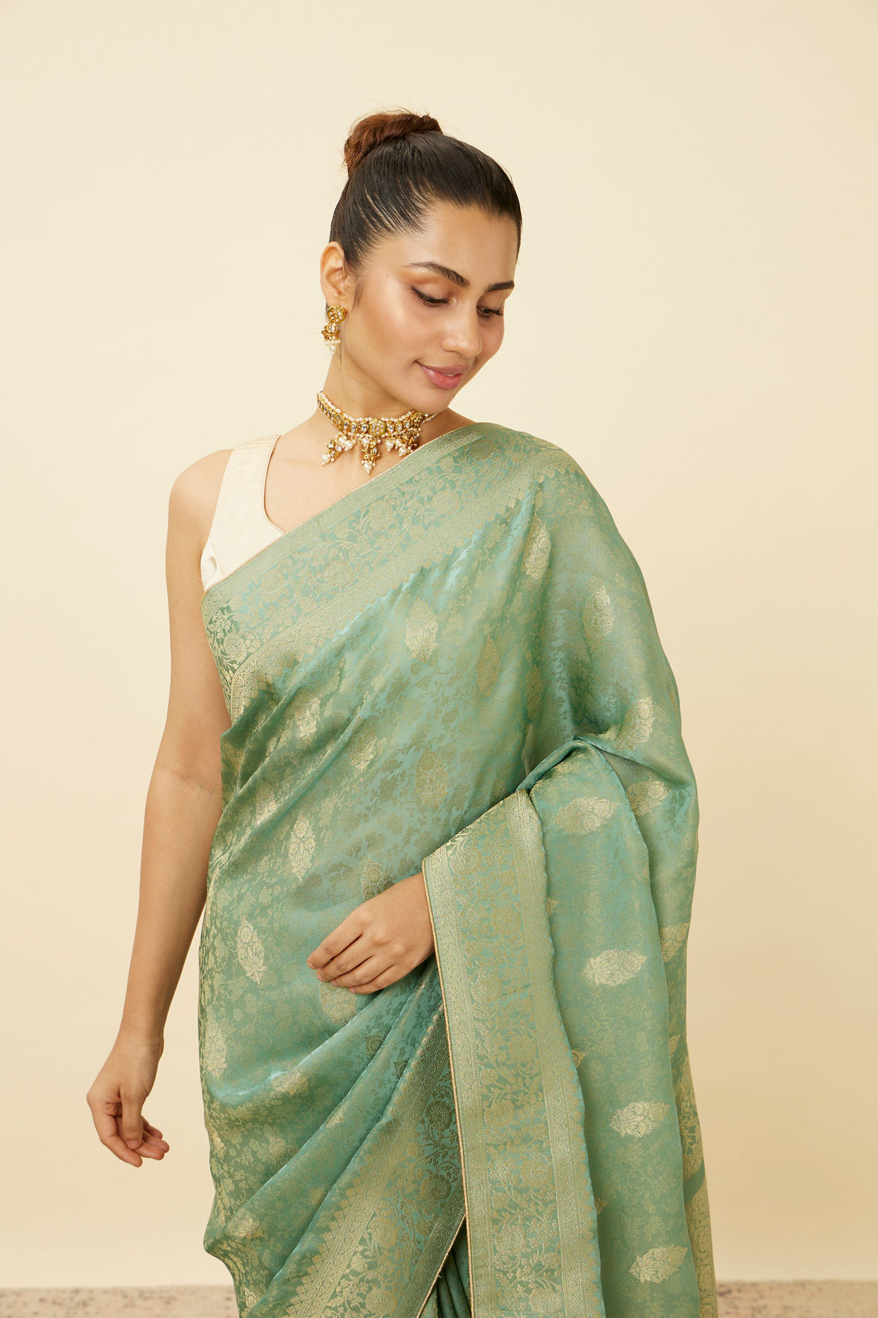 Mohey Women Pastel Turquoise Saree with Floral Medallion Patterns