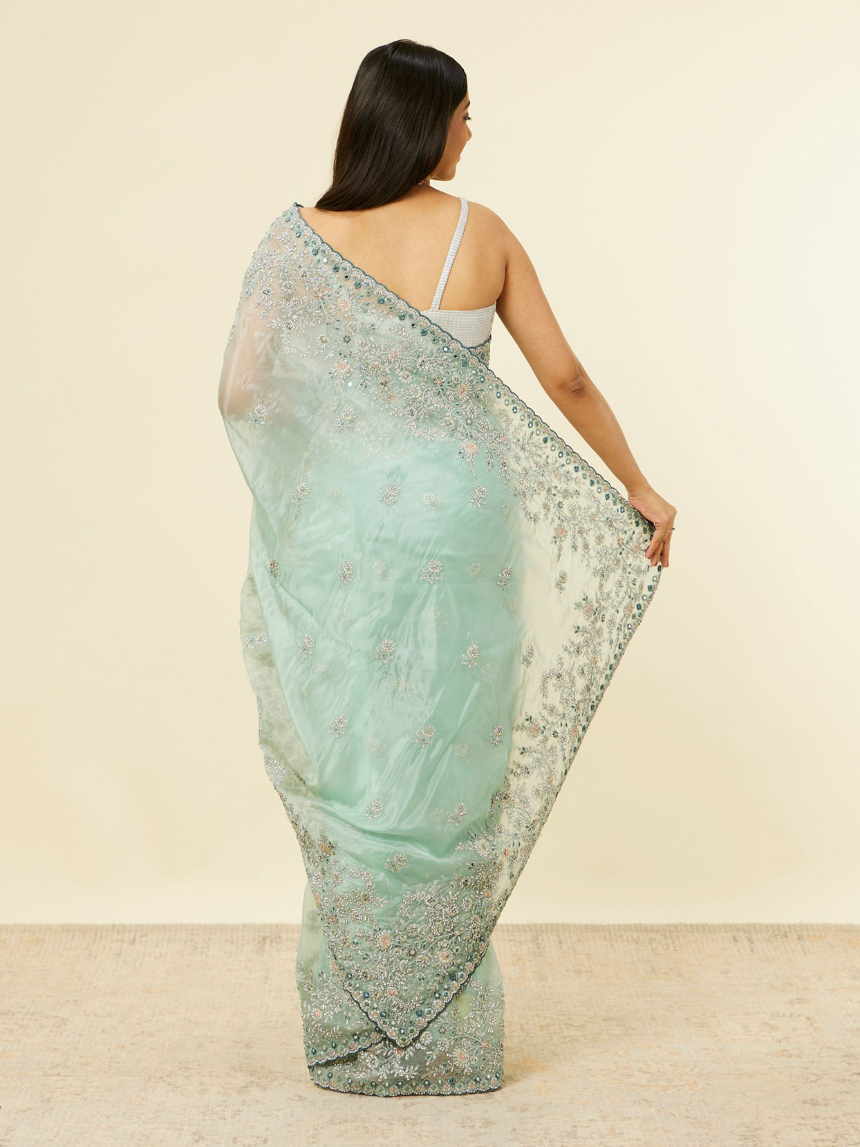 alt message - Mohey Women Sea Green Bel Buti Patterned Stone Work Saree image number 2