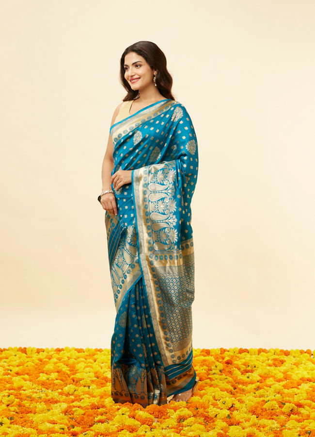 Royal Blue Paisley Bordered Saree image number 3