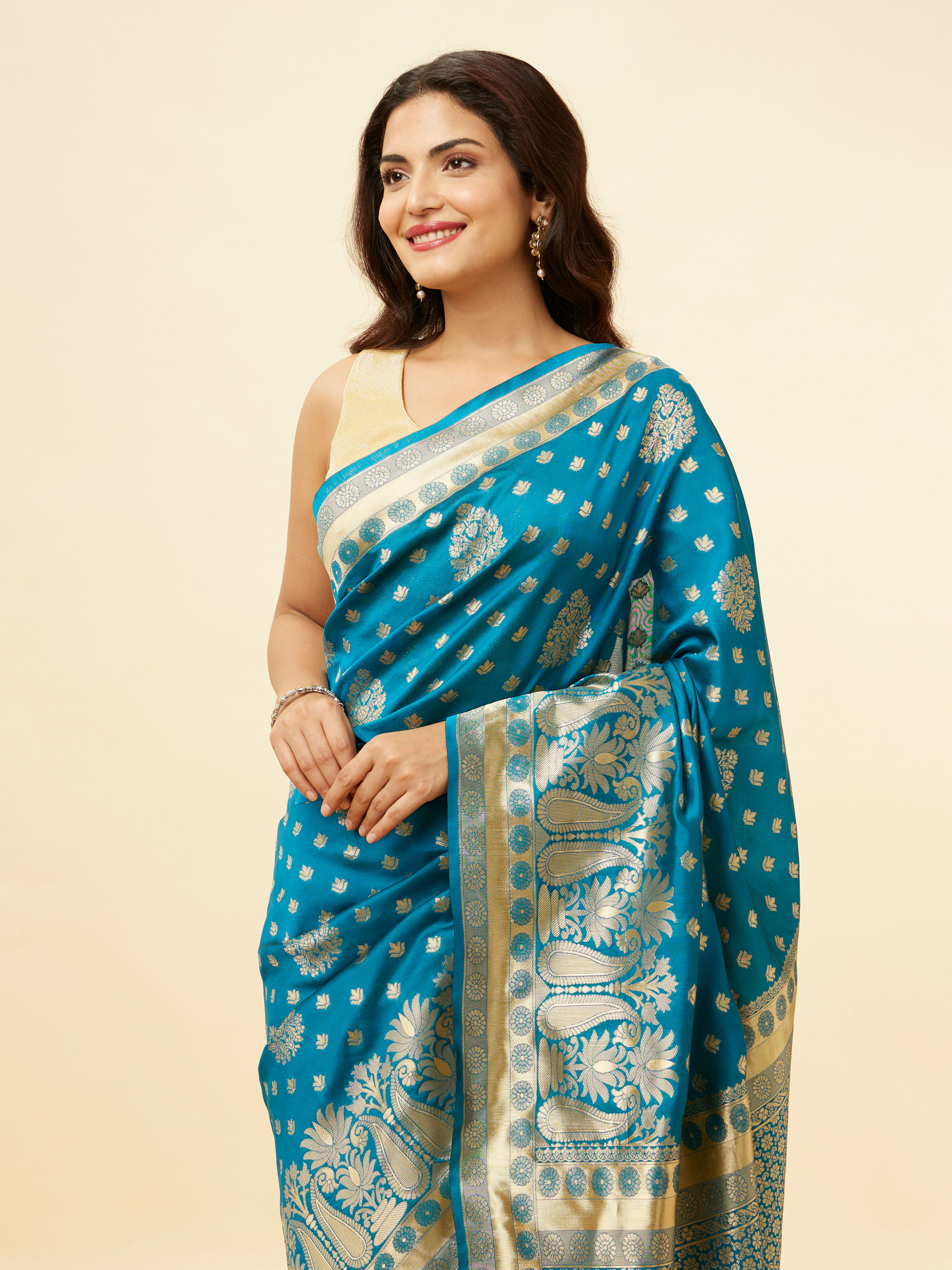 Mohey Women Royal Blue Paisley Bordered Saree