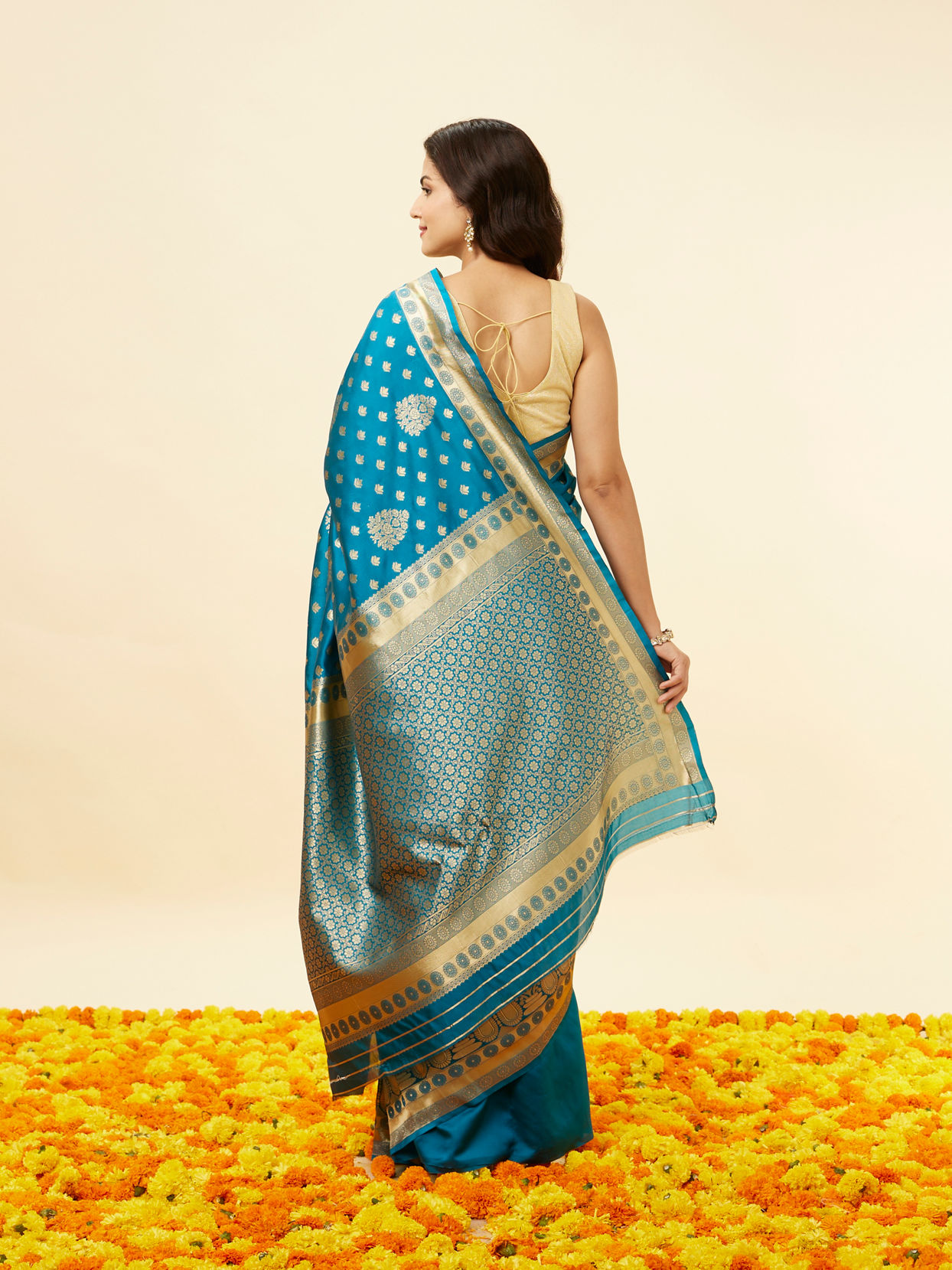 Royal Blue Paisley Bordered Saree image number 2