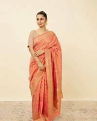 Mohey Women Coral Pink Floral Patterned Saree