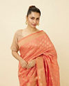 Mohey Women Coral Pink Floral Patterned Saree