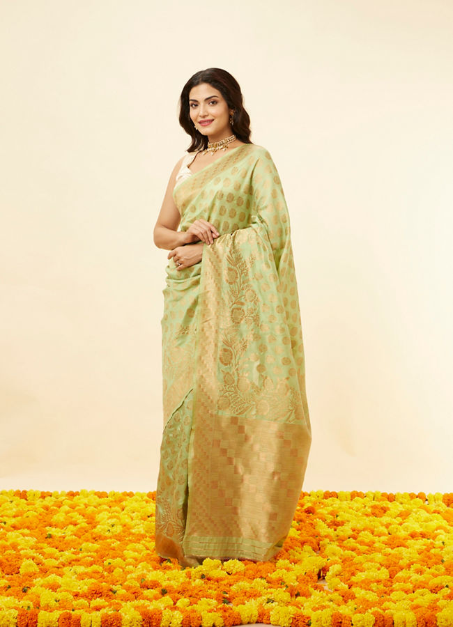 alt message - Mohey Women Pista Green Floral Zari Work Saree image number 3