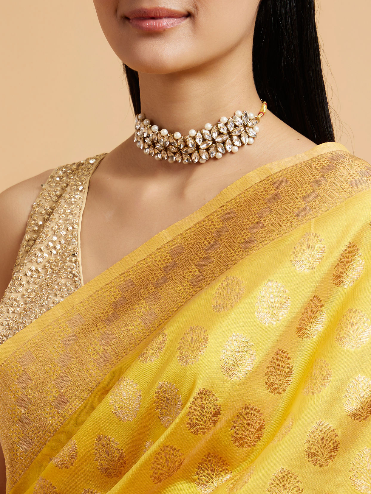 alt message - Mohey Women Sunshine Yellow Buta Patterned Saree with Bel Buti Border image number 3