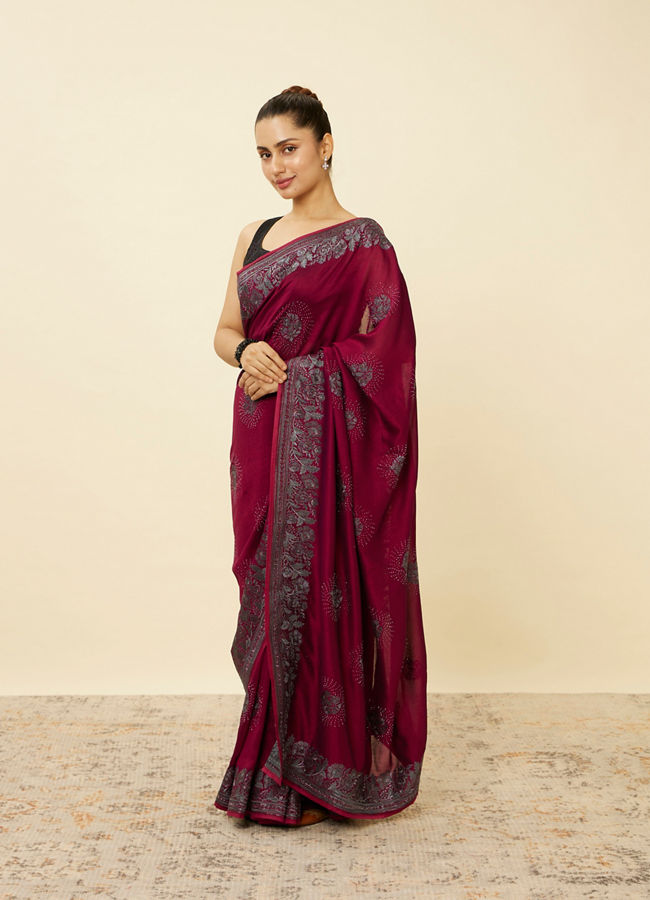 alt message - Mohey Women Rouge Red Stone Work Saree with Floral Patterns image number 3